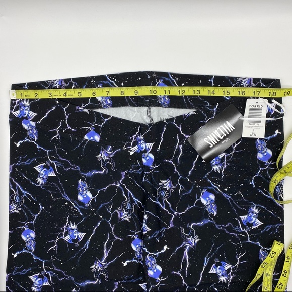 Torrid Women’s Disney Villains Lightning Bike Short Size 1X 2X 3X 4X - Picture 11 of 12